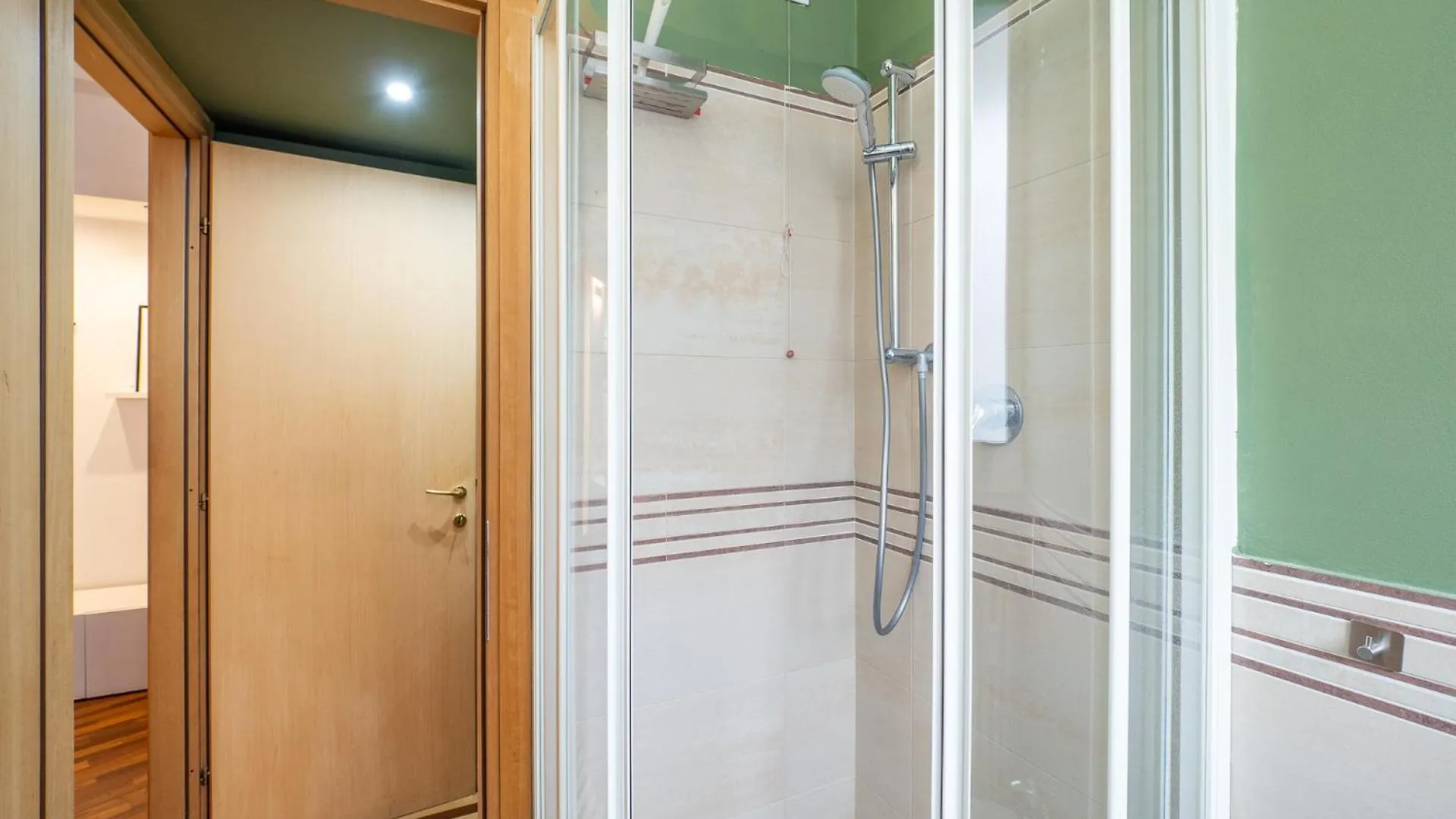 Cozy Apartment Near Milano Centrale - 4 Guests