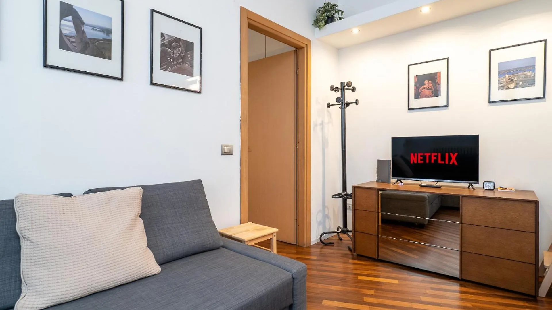 Cozy Apartment Near Milano Centrale - 4 Guests