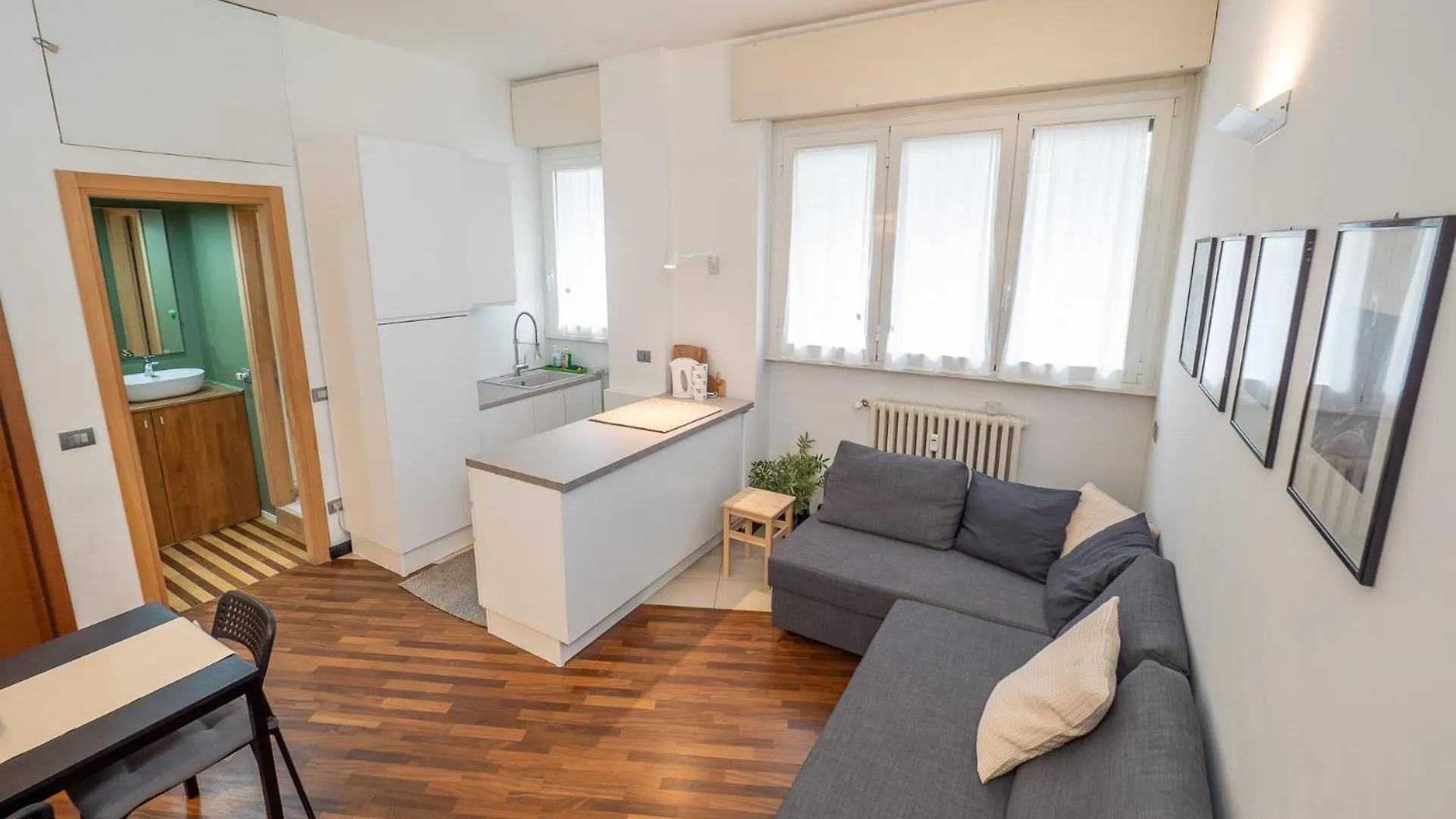 Cozy Apartment Near Milano Centrale - 4 Guests Italy