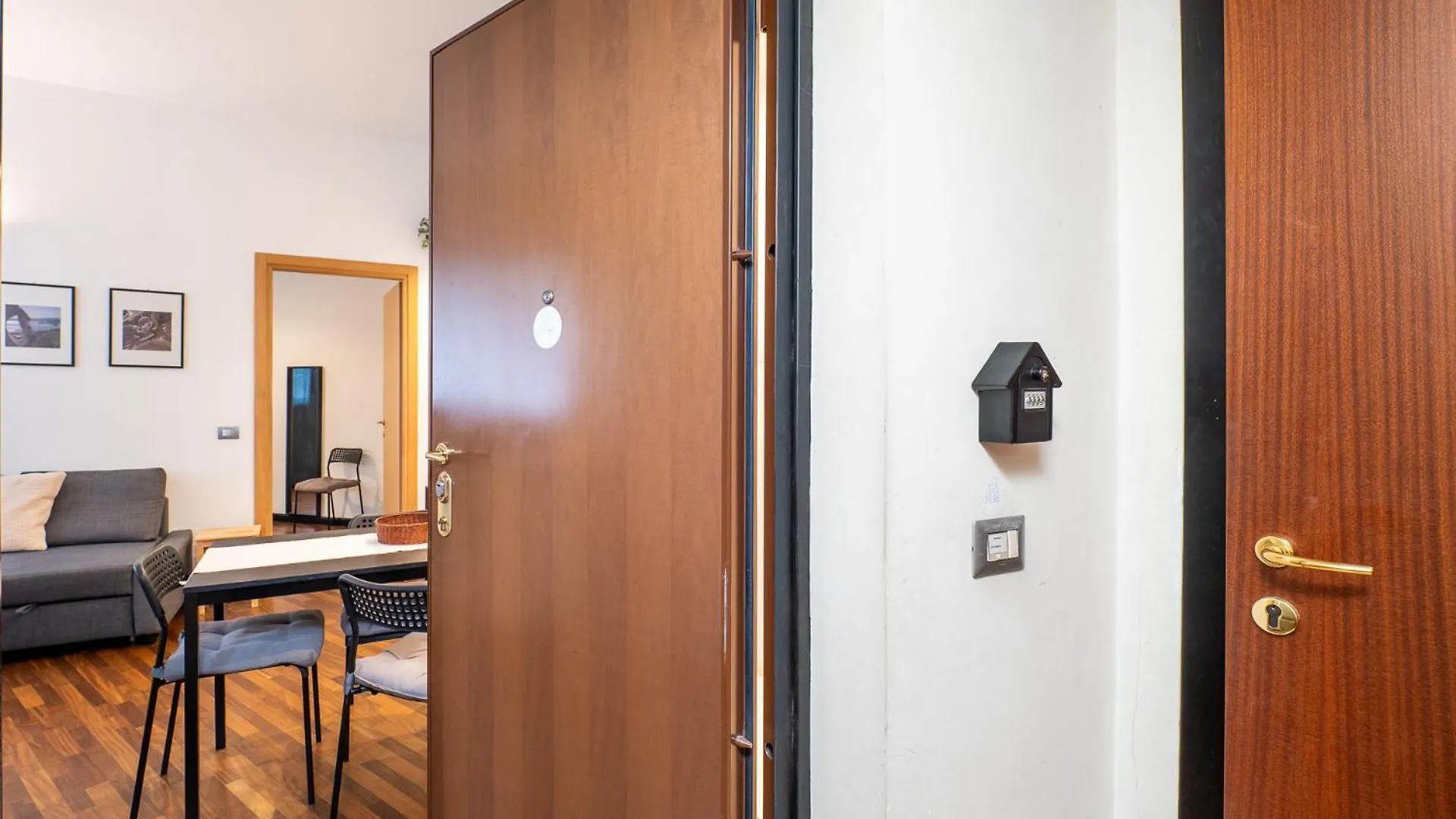 Cozy Apartment Near Milano Centrale - 4 Guests